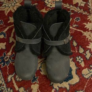 No. 6 shearling boots